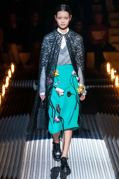Look 49